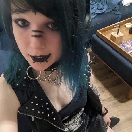 Cinder Shade boobs onlyfans