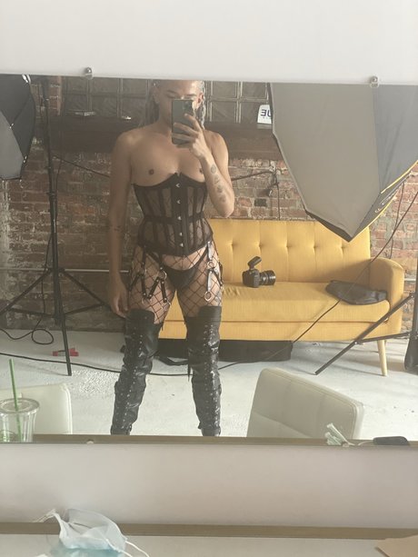 Pussy Sweet Like Honey naked on onlyfans