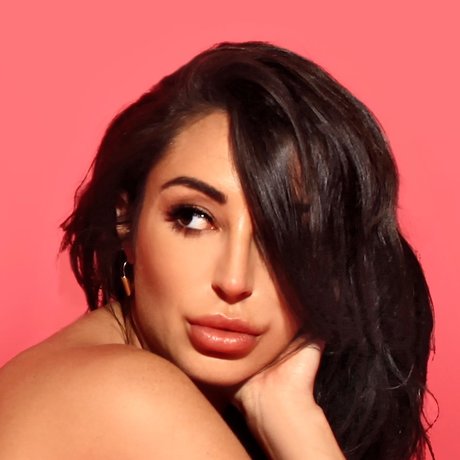 ChristianaCinn en onlyfans