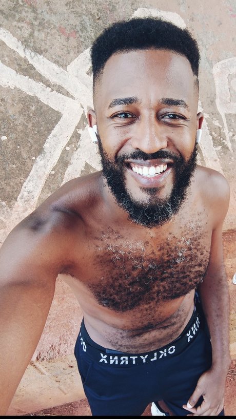 PRETTOZL onlyfans tits