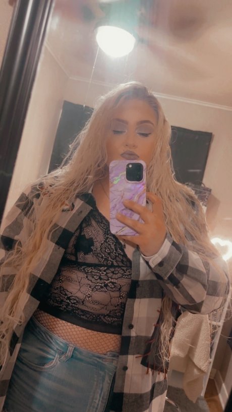 Pres_ onlyfans strip tease