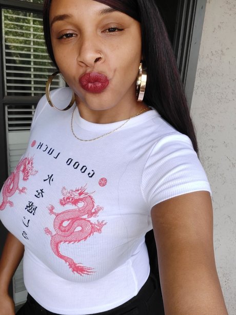 420ChunLi420 only fans.