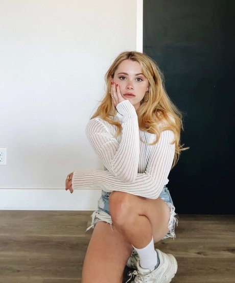 Violet Brinson onlyfans leak ass