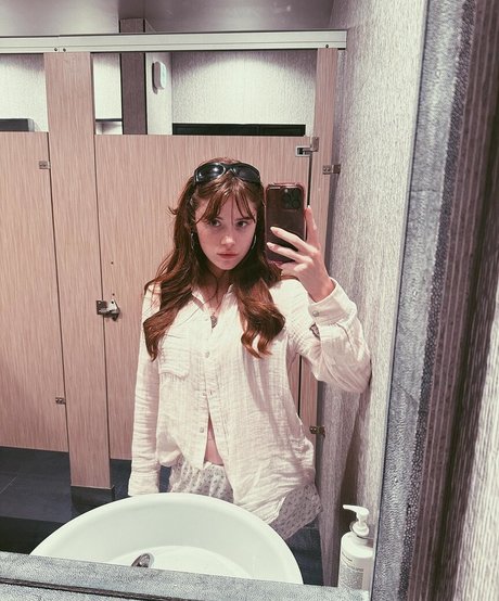 Violet Brinson onlyfans sex tape