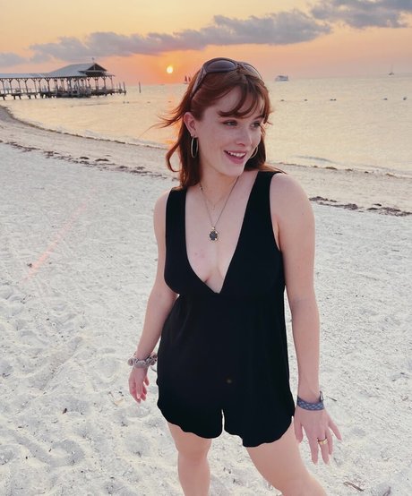 Violet Brinson Profile image