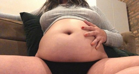 potbellywife only fans nude leaks