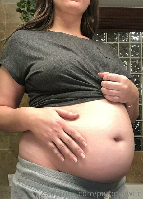 potbellywife onlyfans strip tease