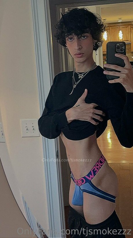 tjsmokezzz onlyfans naked porn