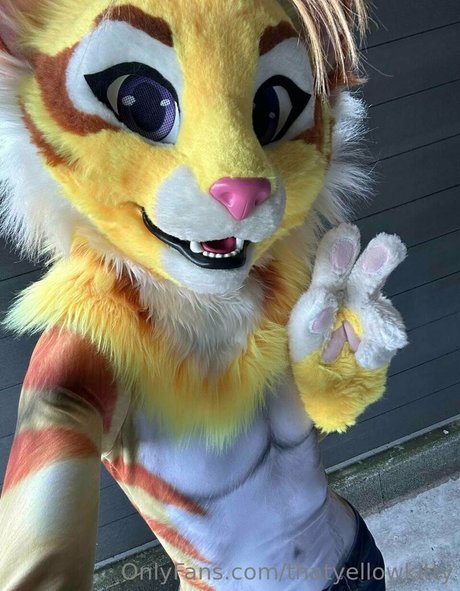 thatyellowkitty onlyfans leaked pics