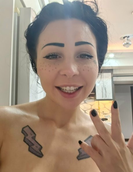 lola pixel Profile image