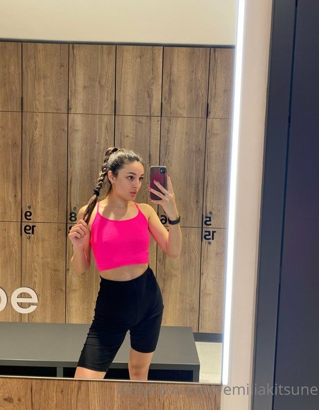 onlyemiliaa onlyfans leaks free