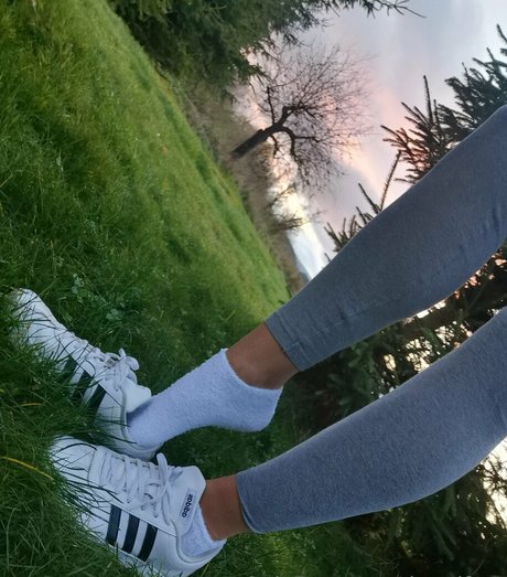 dmndfeet onlyfans model images