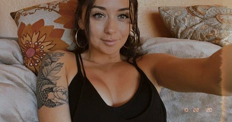 lolahale xo only fans nude leaks