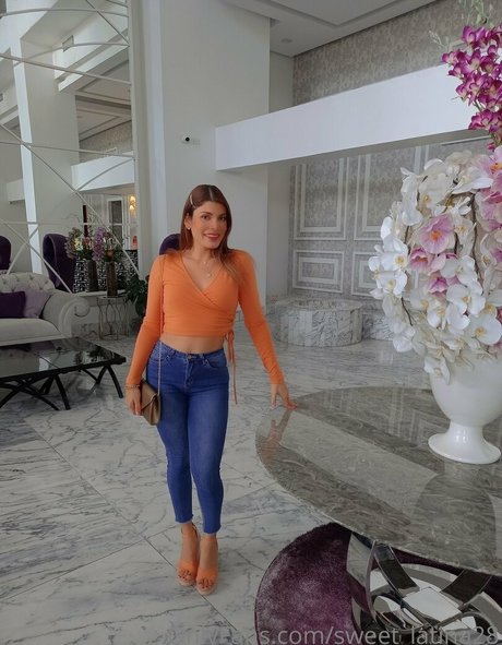 sweet latina28 Profile image