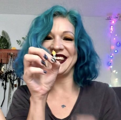 anervoussole xo en onlyfans