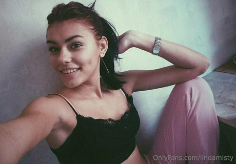lindamisty boobs onlyfans