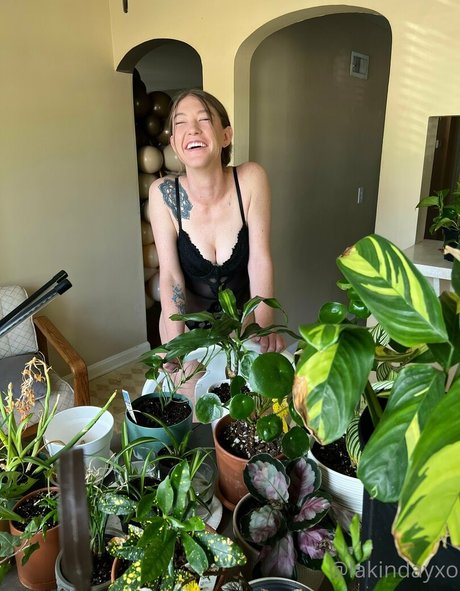 LakinDayXO onlyfans strip tease