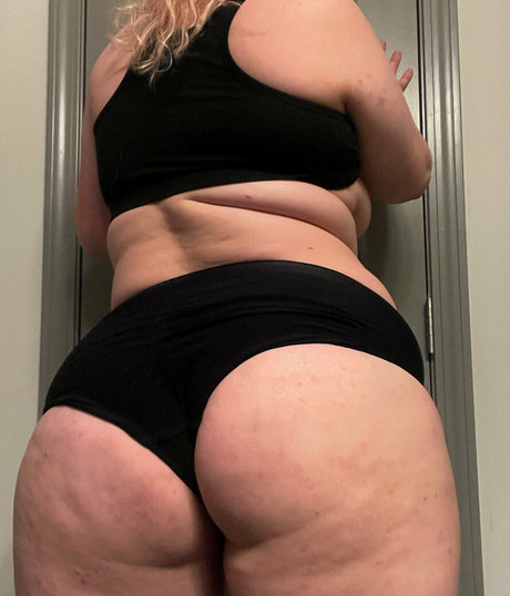 curvybecky naked on onlyfans