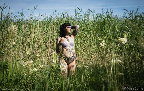 misseviliafree onlyfans leak naked