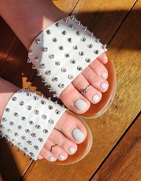 Goddess KT onlyfans leakes