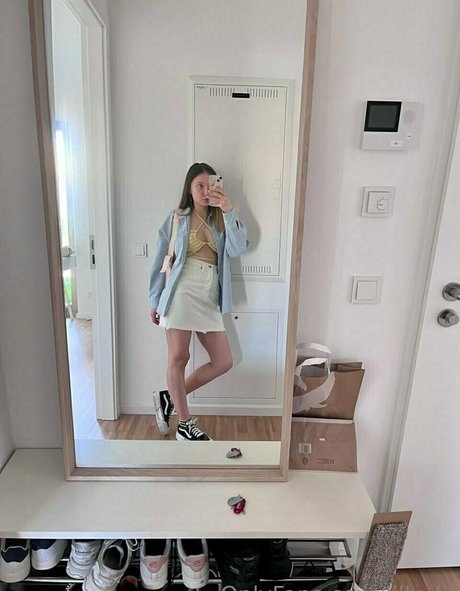 lilly lil onlyfans post