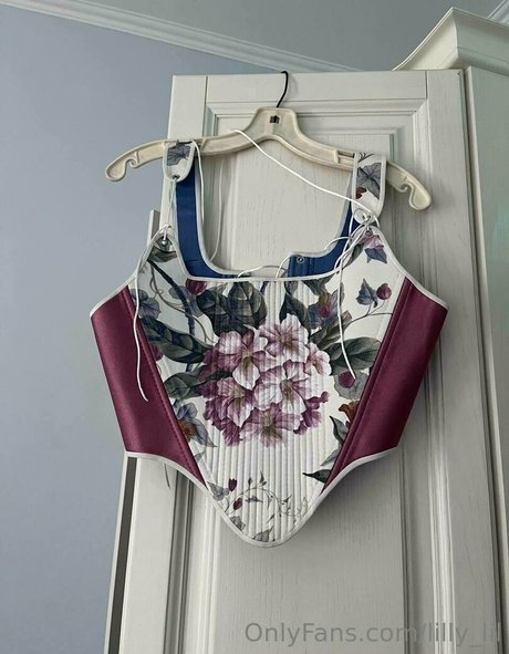 lilly lil naked on onlyfans