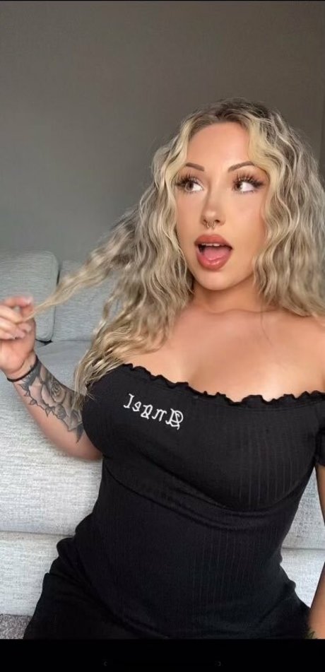 lovelyladymaee only fans pics