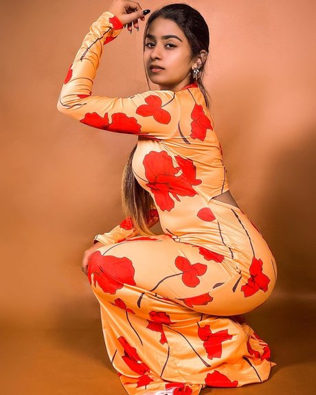 Suhana Khan nude only fans