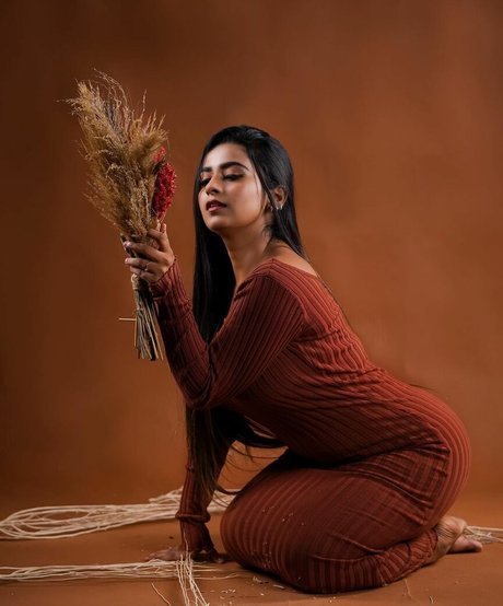 Suhana Khan leaks onlyfans