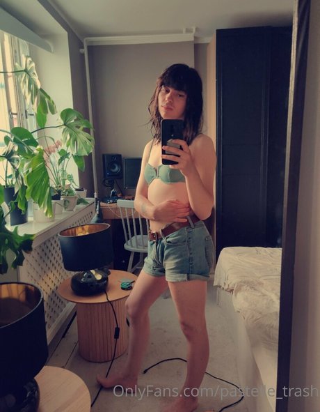 pastelle trash nude onlyfans leak