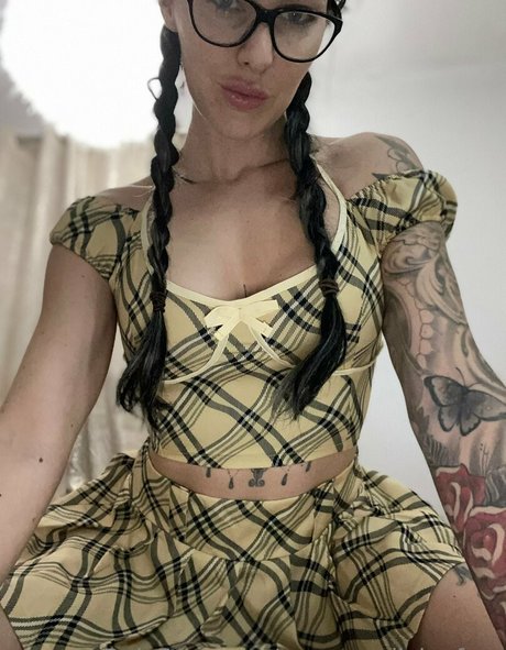 carmen divinefree onlyfans nude content