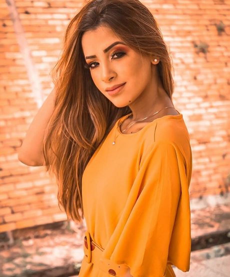 Gabi Araujo onlyfans mega