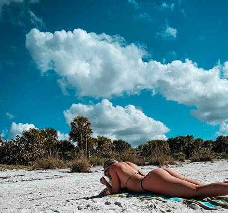 Jordan Elizabeth onlyfans tits