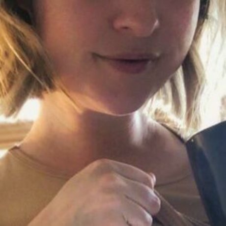 elisanextdoor nude onlyfans leaks