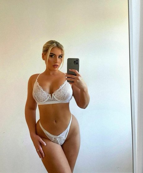 Ellie Brown naked onlyfans leaked