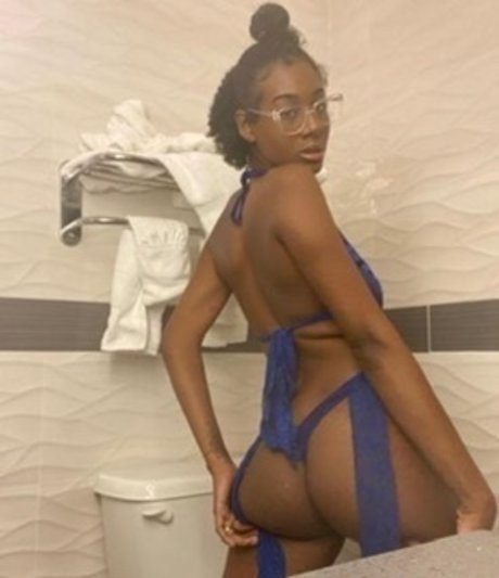 COCOAAANUFFIE sextape onlyfans