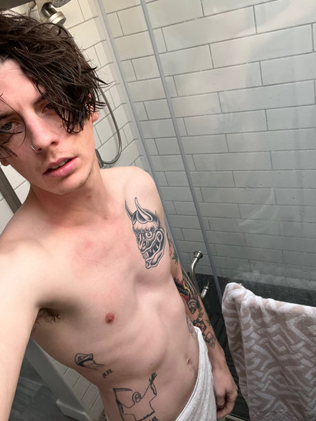 Sadpnx boi is on onlyfans