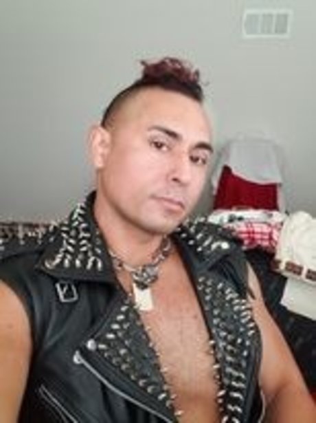 Kriss Kariss onlyfans explicit content