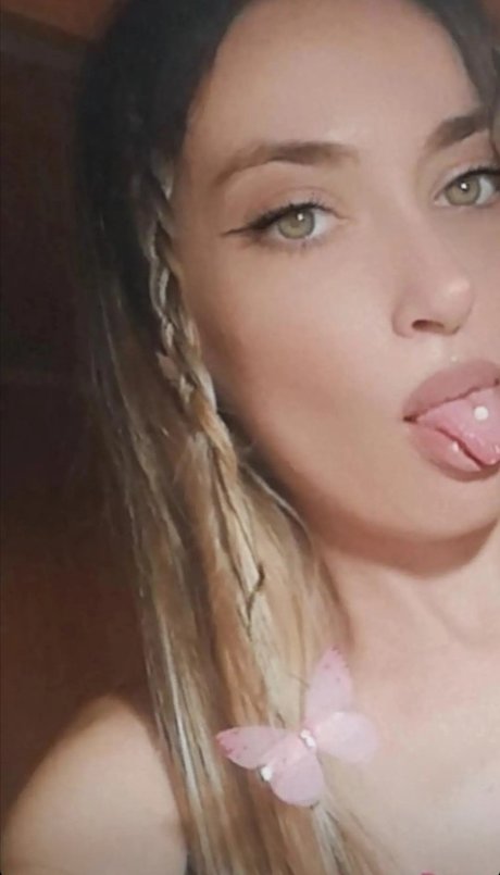 Mirians onlyfans model images