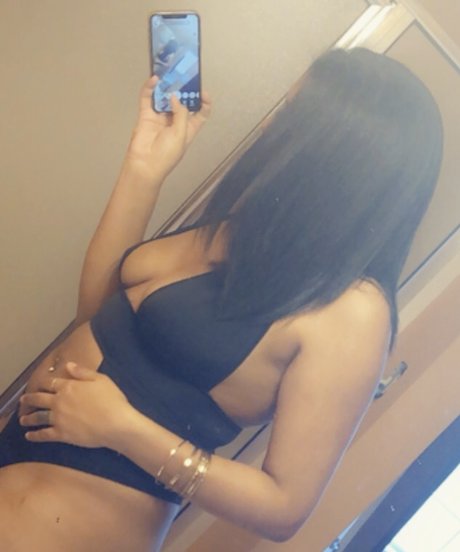 Angel R_ strip onlyfans