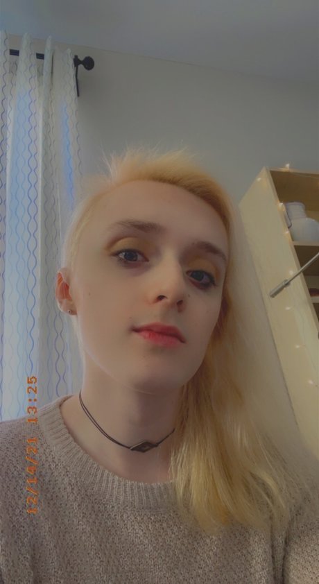 Lily Lys nude onlyfans