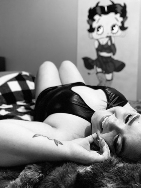 Queen Vixin_ onlyfans pics nude