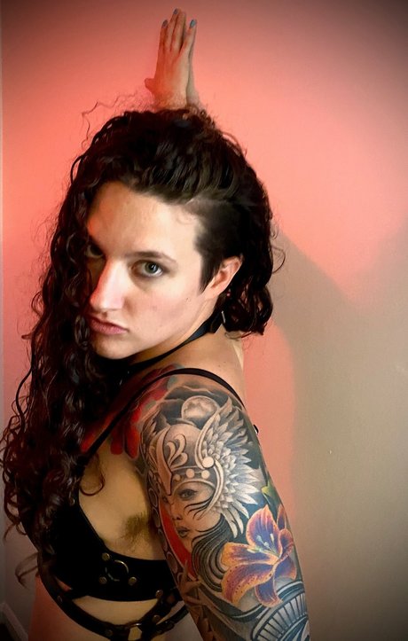 Queen Rose 1 1 Video Calls amp amp Sexting_ porn onlyfans