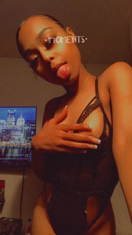 QueenCandy onlyfans model photo