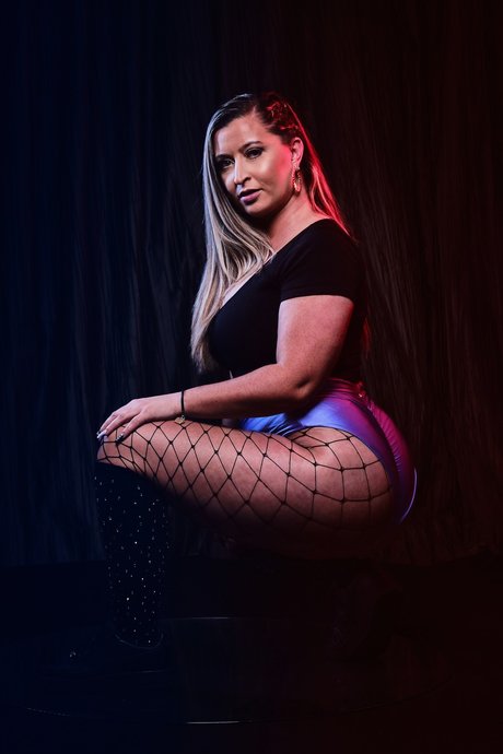 QueenBz onlyfans nude