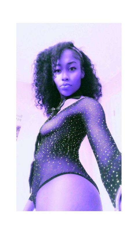 OfficiallyRahriKnows onlyfans nudes leaks