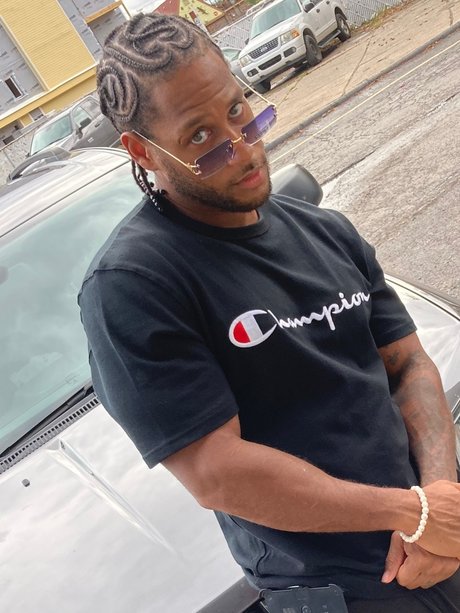 Dreams Made Manifest onlyfans striptease