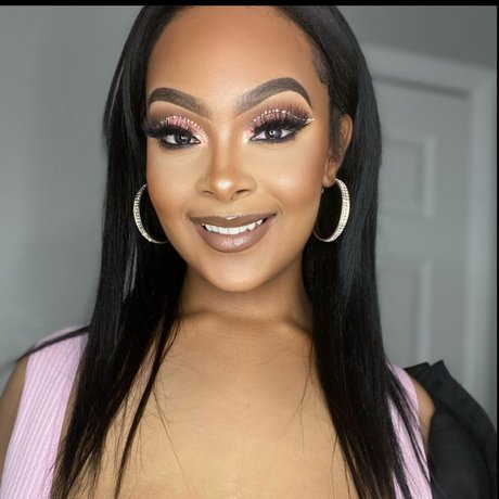 RED RAY onlyfans content type