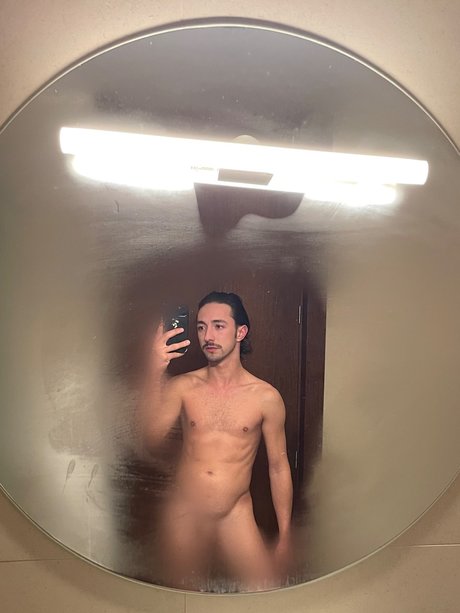 Romeo Bottom Boy in the Mirror only fans leaked porn