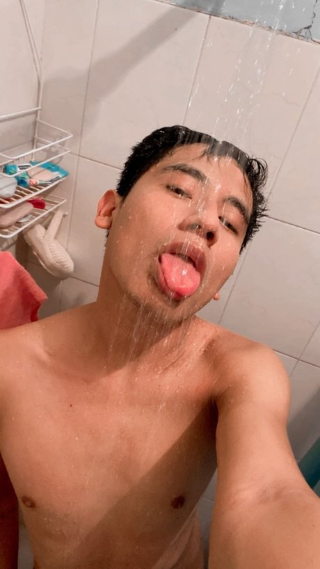 ROID GARCIA onlyfans strip